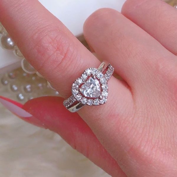 Heart Shaped Diamond Ring 3113